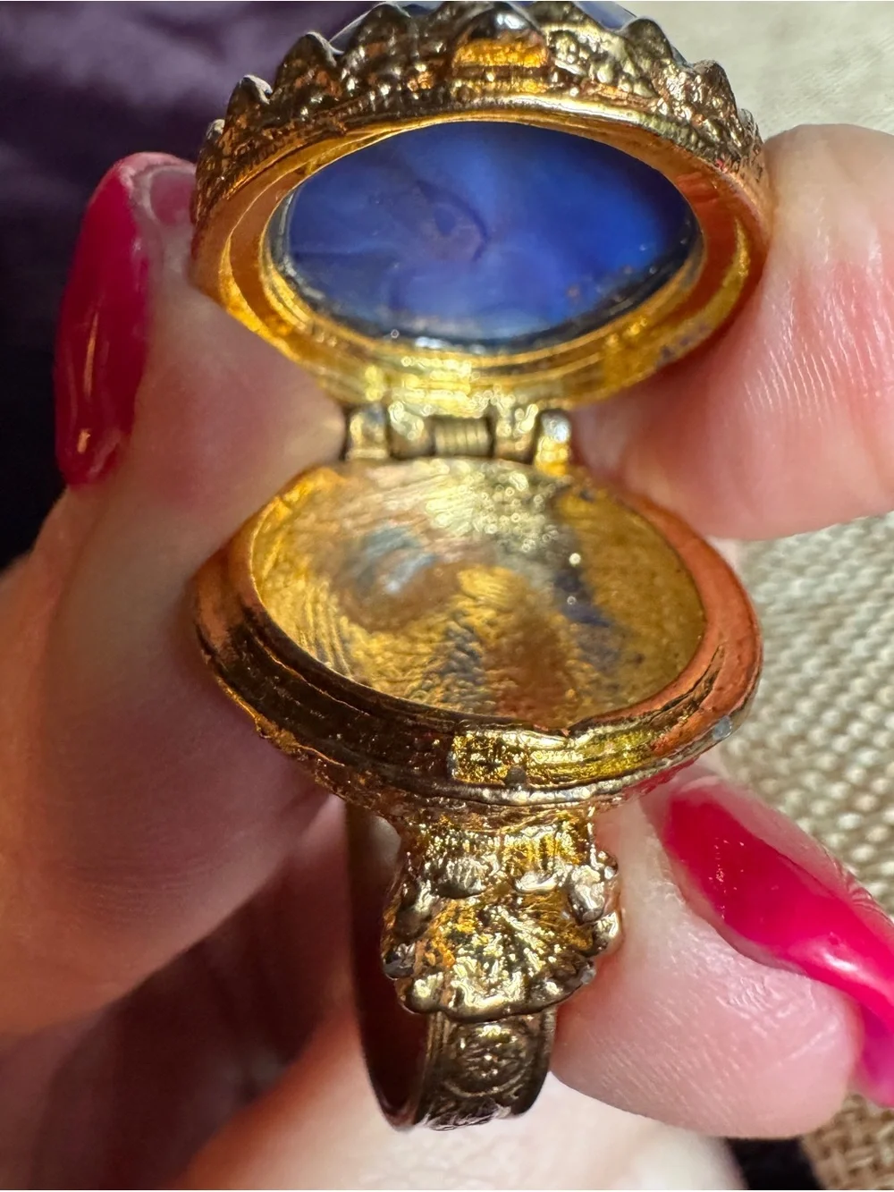 No brand handcrafted gold
